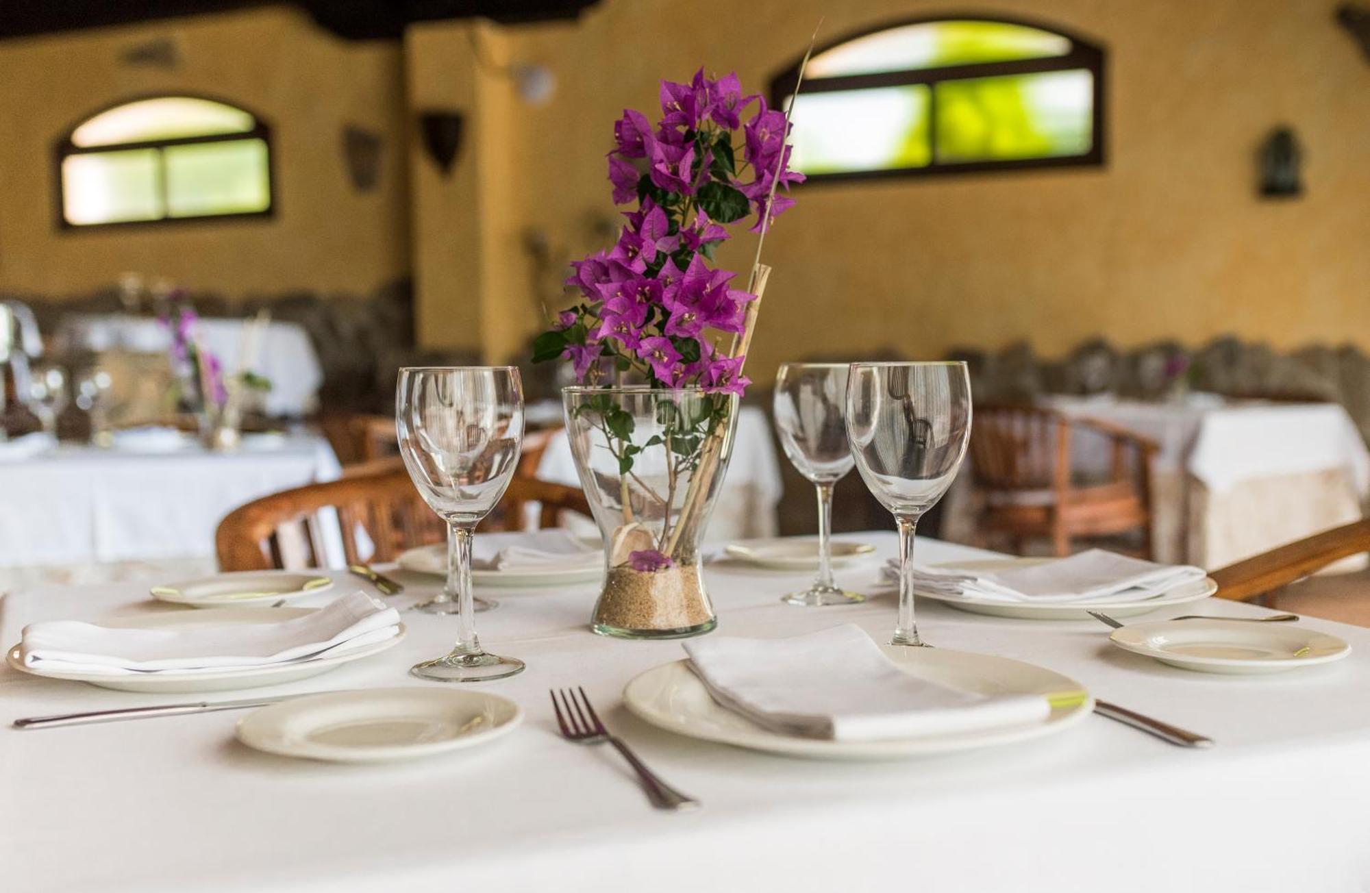 El Cortijo De Zahara By Qhotels Захара де лос Атунес Екстериор снимка